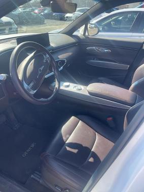 White 2023 Genesis GV70 2.5T