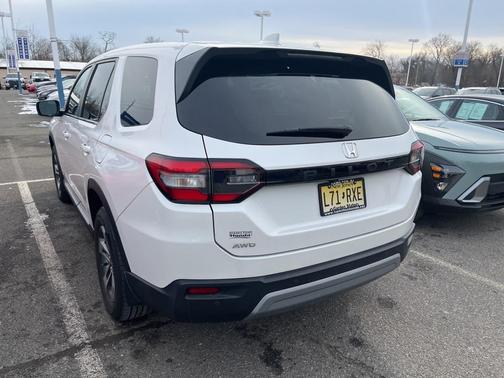 2023 Honda Pilot EX-L 8-Passenger
