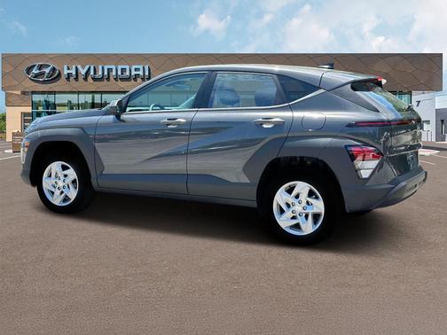 2025 Hyundai KONA SE