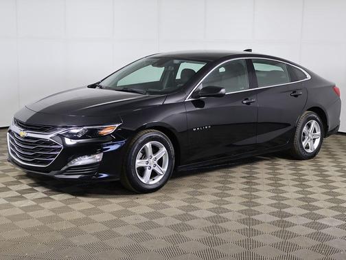 Mosaic Black Metallic 2024 Chevrolet Malibu LT