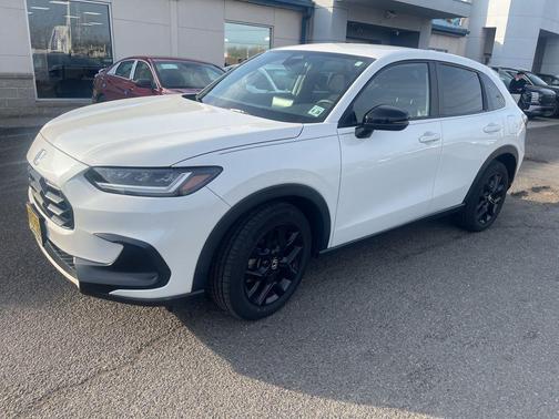Platinum White Pearl 2023 Honda HR-V Sport