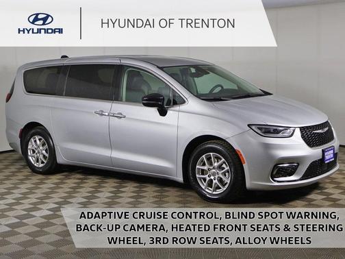 2024 Chrysler Pacifica Touring-L