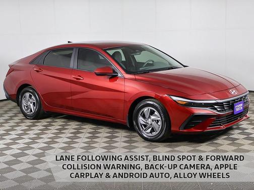 2024 Hyundai ELANTRA SE