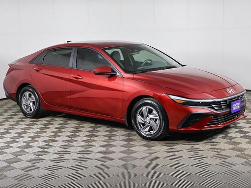 2024 Hyundai ELANTRA SE