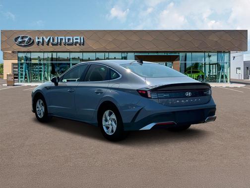 2025 Hyundai SONATA SE
