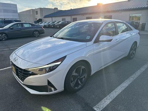 2021 Hyundai ELANTRA SEL