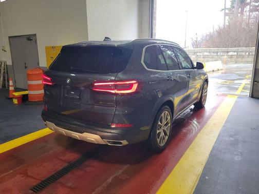Arctic Gray Metallic 2021 BMW X5 xDrive40i