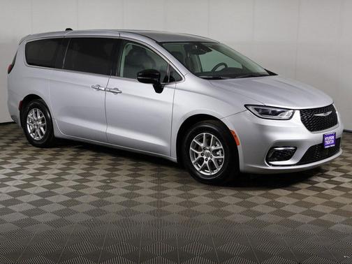 2024 Chrysler Pacifica Touring-L