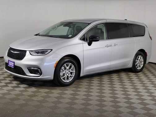 2024 Chrysler Pacifica Touring-L