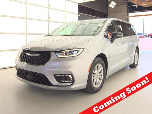 2024 Chrysler Pacifica Touring-L