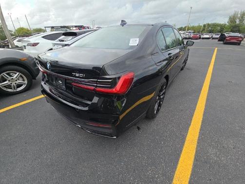 2022 BMW 750 i xDrive