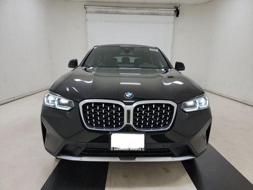 2023 BMW X4 xDrive30i