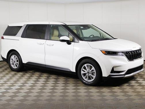 Snow White Pearl 2024 Kia Carnival LX Seat Package