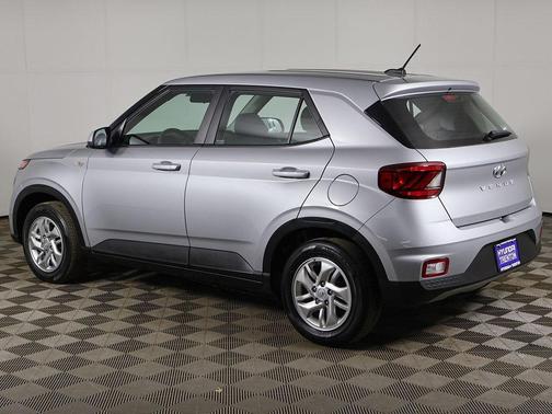 2023 Hyundai VENUE SE
