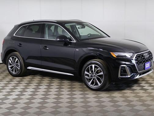 Mythos Black Metallic 2023 Audi Q5 45 S line Premium Plus