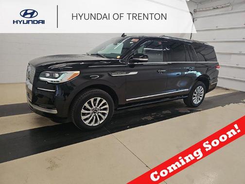 Black Metallic 2024 Lincoln Navigator L Premiere