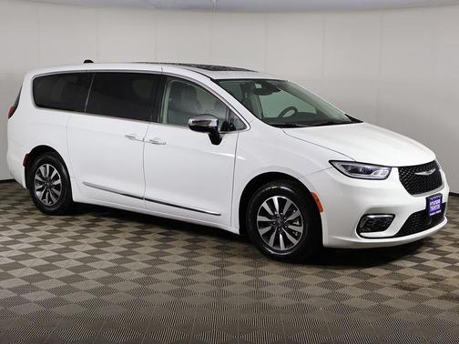 2023 Chrysler Pacifica Hybrid Limited