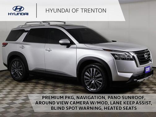 2023 Nissan Pathfinder SL