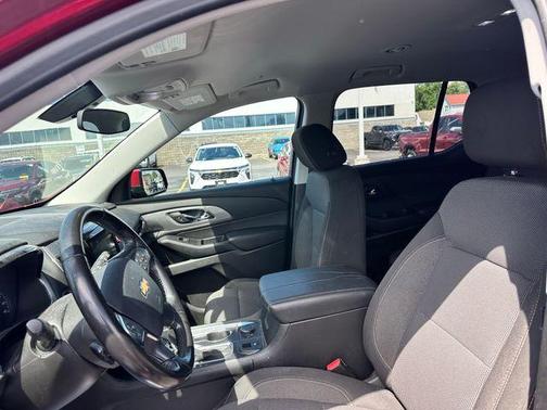 Cajun Red Tintcoat 2019 Chevrolet Traverse LT Cloth