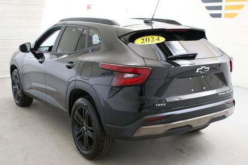 Mosaic Black Metallic 2024 Chevrolet Trax ACTIV