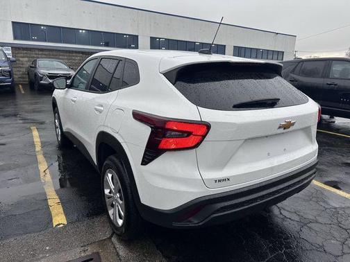 2024 Chevrolet Trax LS
