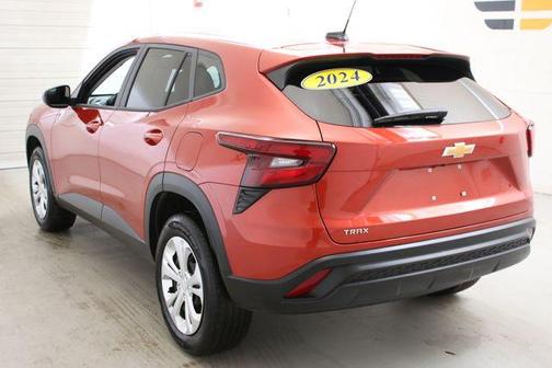 Cayenne Orange Metallic 2024 Chevrolet Trax LS