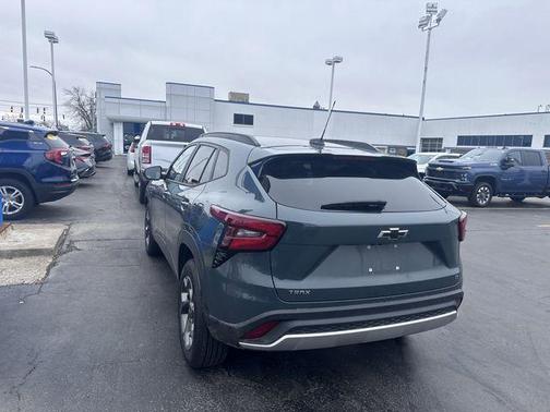 2025 Chevrolet Trax LT