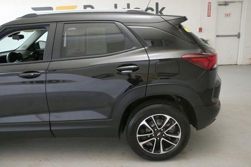 Mosaic Black Metallic 2024 Chevrolet Trailblazer LT