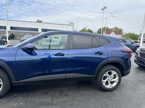 Blue Glow Metallic 2024 Chevrolet Trax LS