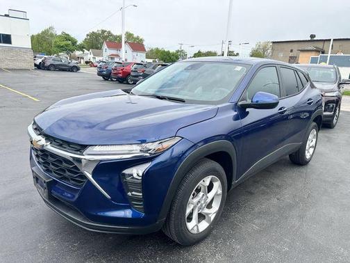 Blue Glow Metallic 2024 Chevrolet Trax LS