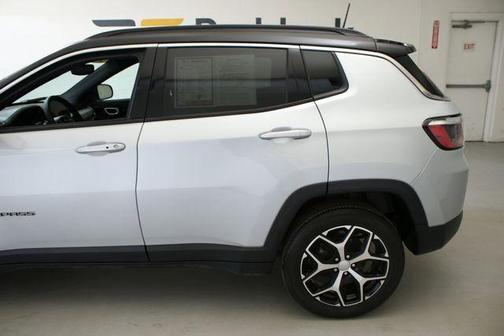 Silver Zynith 2024 Jeep Compass Limited