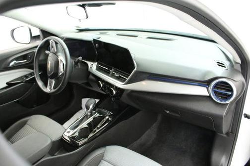 Summit White 2024 Chevrolet Trax LT