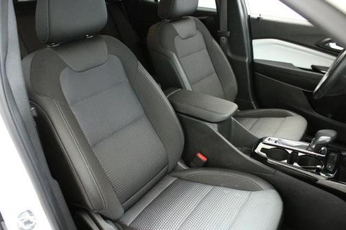Summit White 2024 Chevrolet Trax LT