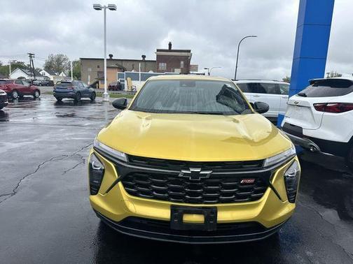 Nitro Yellow 2024 Chevrolet Trax 1RS