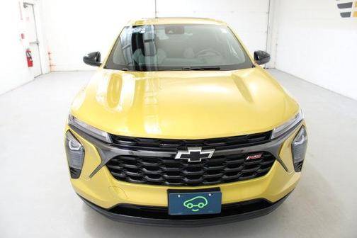 Nitro Yellow 2024 Chevrolet Trax 1RS