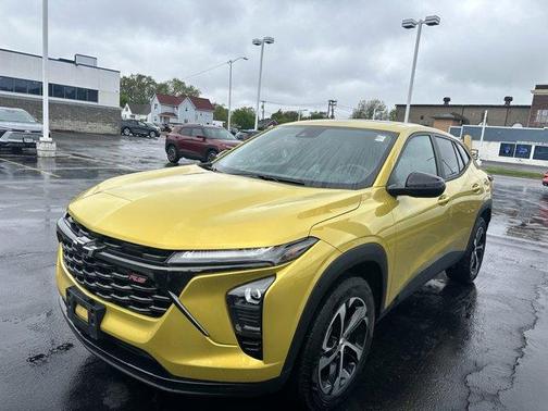 Nitro Yellow 2024 Chevrolet Trax 1RS