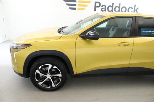 Nitro Yellow 2024 Chevrolet Trax 1RS