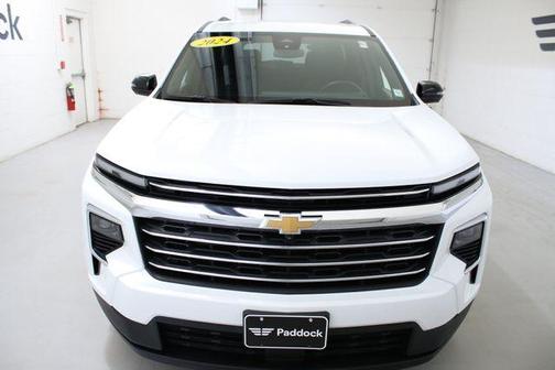 Summit White 2024 Chevrolet Traverse LT