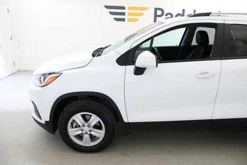 Summit White 2022 Chevrolet Trax LT