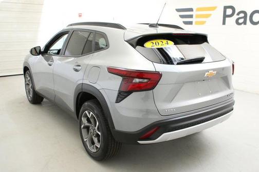 Sterling Gray Metallic 2024 Chevrolet Trax LT