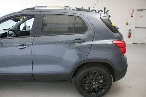 Shadow Gray Metallic 2022 Chevrolet Trax LT