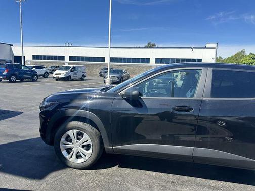 Mosaic Black Metallic 2024 Chevrolet Trax LS