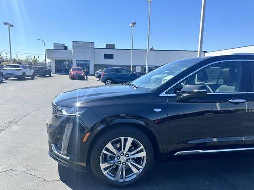 Stellar Black Metallic 2023 Cadillac XT6 Premium Luxury AWD