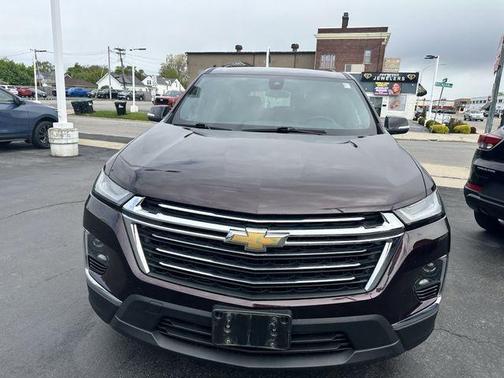 Black Cherry Metallic 2023 Chevrolet Traverse LT Cloth