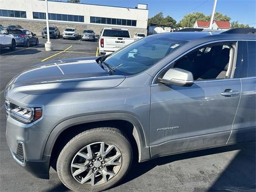 2023 GMC Acadia SLE