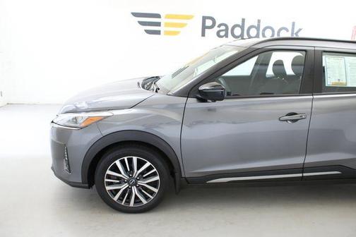 Gun Metallic 2024 Nissan Kicks SR