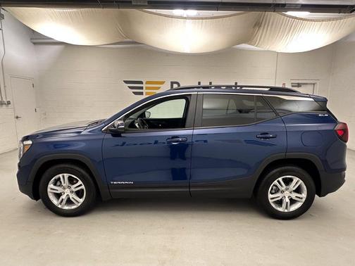 Marine Metallic 2023 GMC Terrain SLE