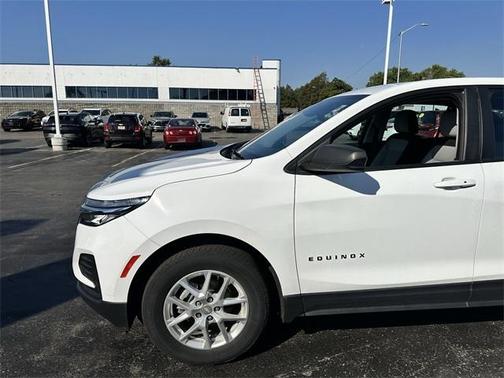 2022 Chevrolet Equinox LS