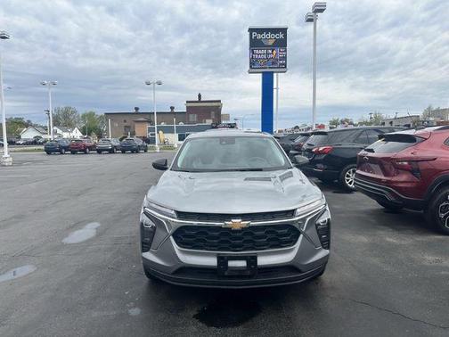 Sterling Gray Metallic 2024 Chevrolet Trax LS