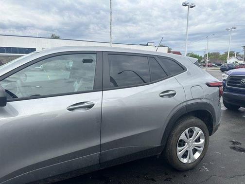 Sterling Gray Metallic 2024 Chevrolet Trax LS